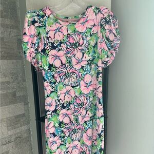 Lilly Pulitzer size x-small dress 

Floral Puff Sleeve Dress